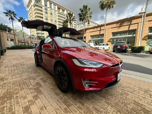 Used 2018 Tesla Model X 75D AWD/4WD image 3