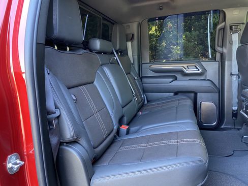 Used 2024 Chevrolet Silverado 2500 High Country w/ Technology Package AWD/4WD image 40