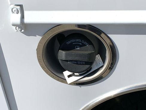 New 2026 Ford F250 XL w/ XL Chrome Package image 17