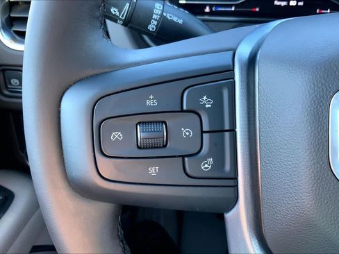 Used 2023 GMC Yukon SLT w/ SLT Premium Package AWD/4WD image 21