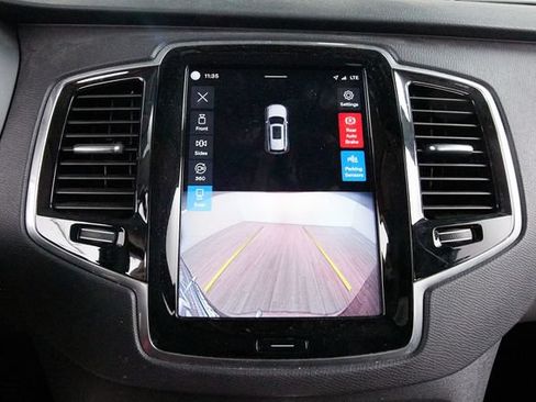 Certified 2023 Volvo XC90 B6 Plus AWD/4WD image 15