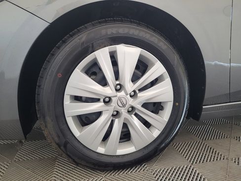 Used 2025 Nissan Sentra S FWD image 31
