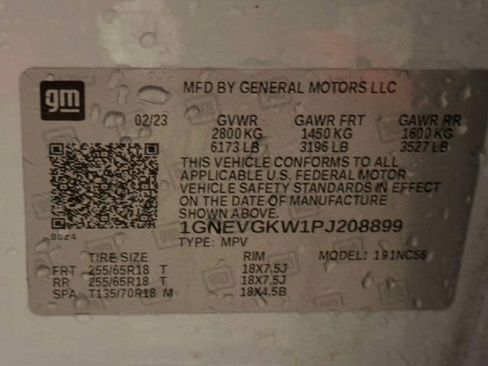 Used 2023 Chevrolet Traverse LT image 32