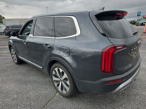 Used 2022 Kia Telluride EX w/ EX Premium Package FWD image 6