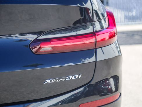 Used 2025 BMW X4 xDrive30i w/ Premium Package image 7