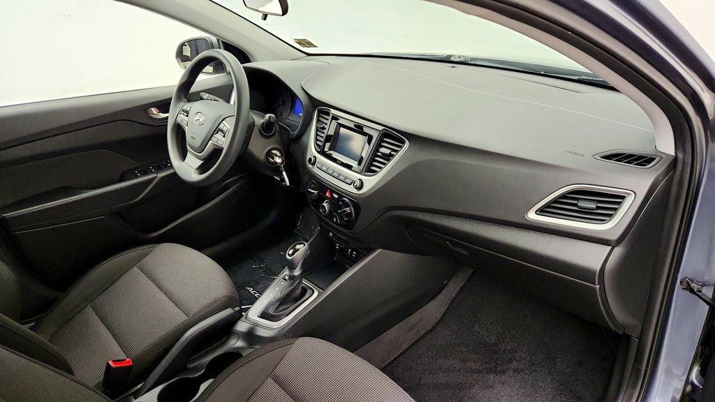 Used 2020 Hyundai Accent SE FWD image 23
