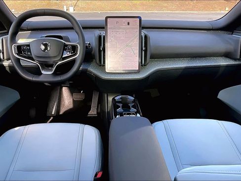 New 2025 Volvo EX30 Ultra w/ Protection Package Premier image 7