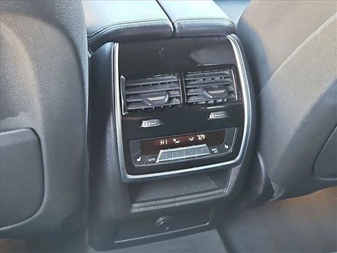 Used 2019 BMW X5 xDrive40i w/ M Sport Package AWD/4WD image 18