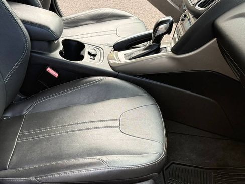 Used 2012 Ford Focus SEL FWD image 19