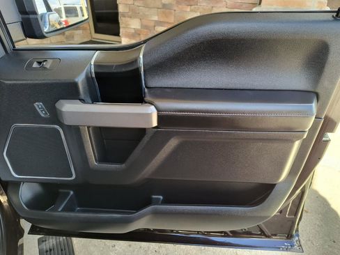 Used 2018 Ford F150 Platinum w/ Equipment Group 701A Luxury AWD/4WD image 24