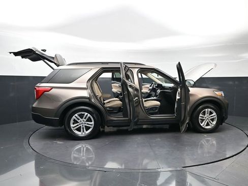 Used 2021 Ford Explorer XLT image 52