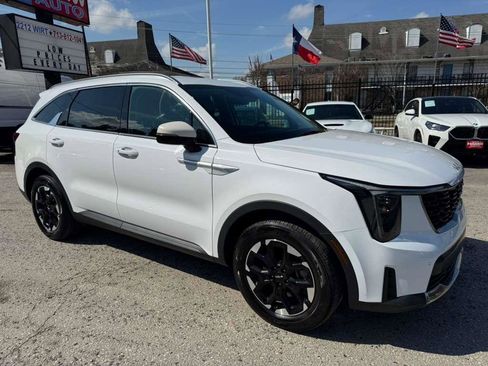 Used 2024 Kia Sorento S FWD image 4