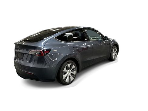 Certified 2023 Tesla Model Y AWD image 6