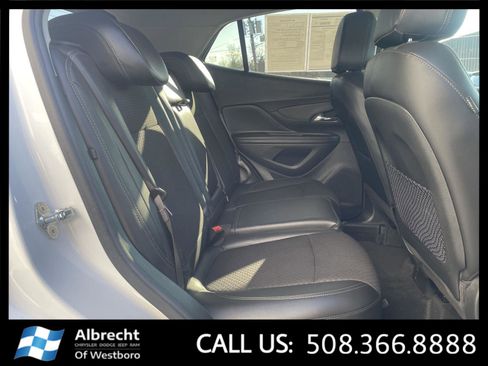 Used 2021 Buick Encore Preferred w/ Safety Package image 17