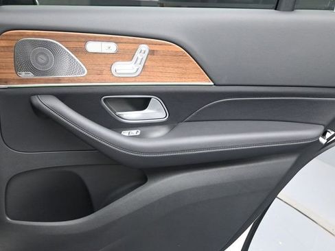 Used 2026 Mercedes-Benz GLS 450 4MATIC image 30