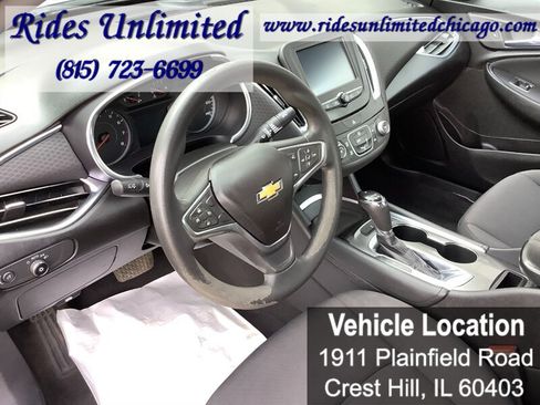 Used 2018 Chevrolet Malibu LT image 15