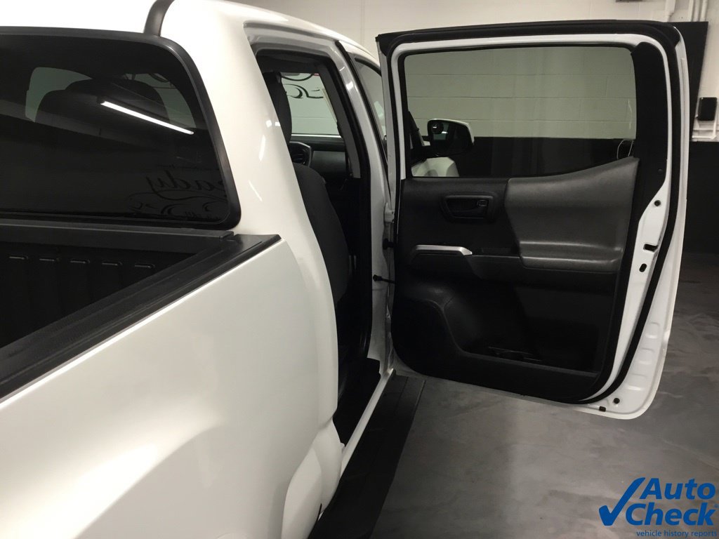 Used 2021 Toyota Tacoma SR5 AWD/4WD image 39