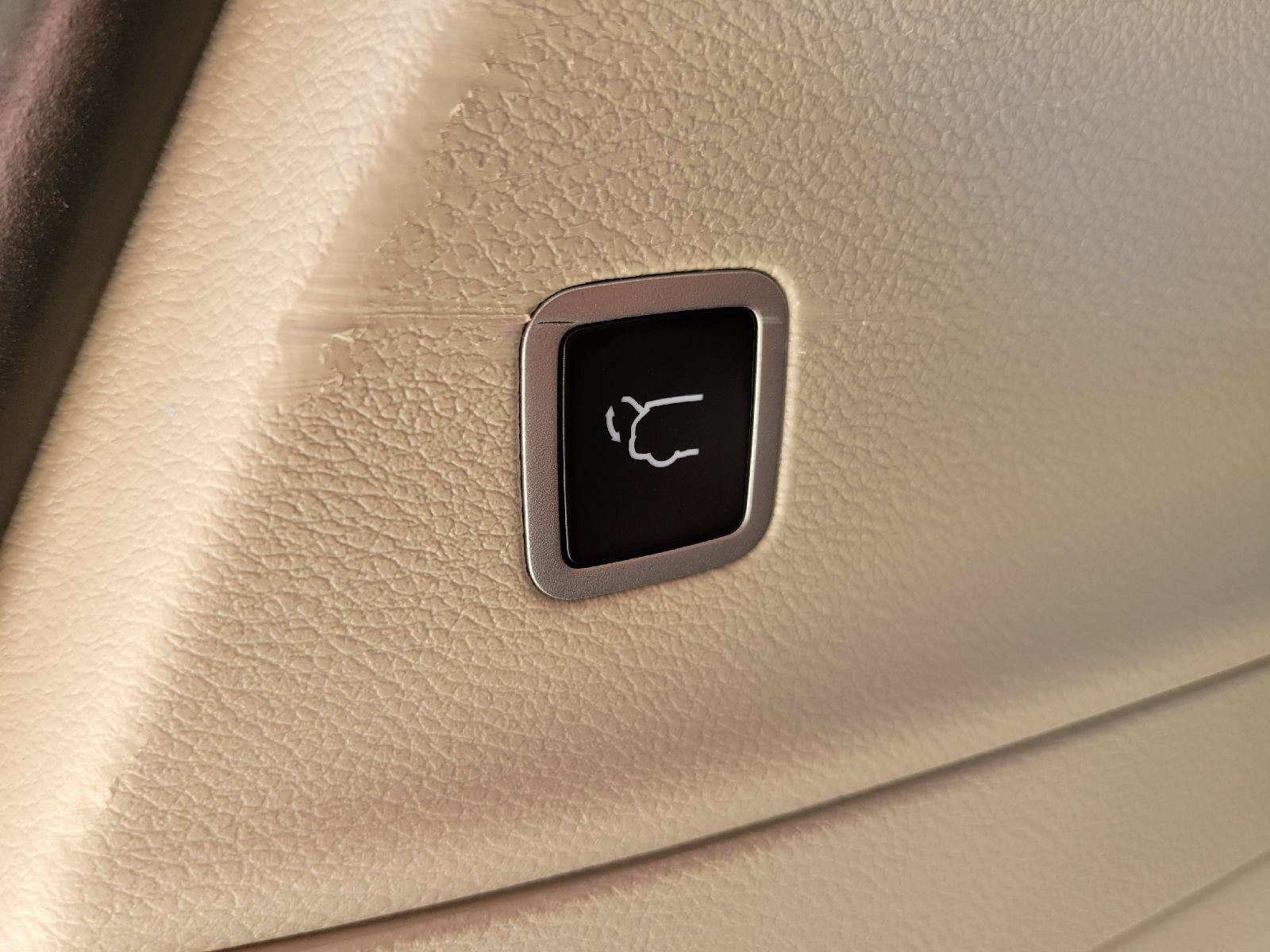 Used 2024 Chrysler Voyager LX FWD image 29