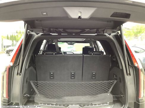 Used 2021 Cadillac Escalade Sport w/ LPO, Illumination Package image 13