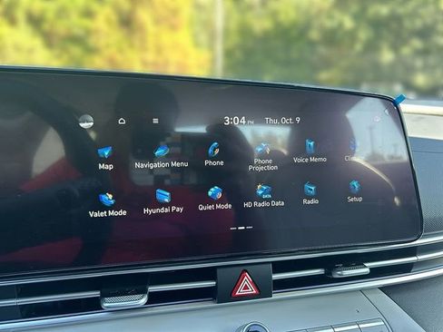 New 2025 Hyundai Elantra Limited FWD image 30