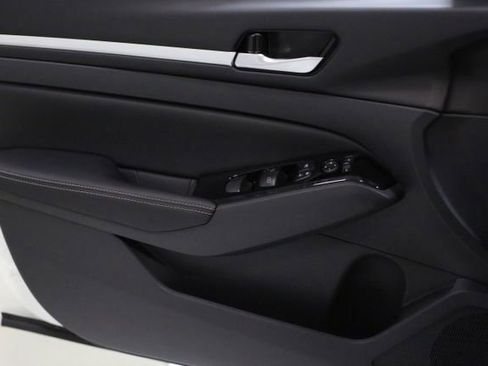 New 2025 Nissan Altima 2.5 SL image 11