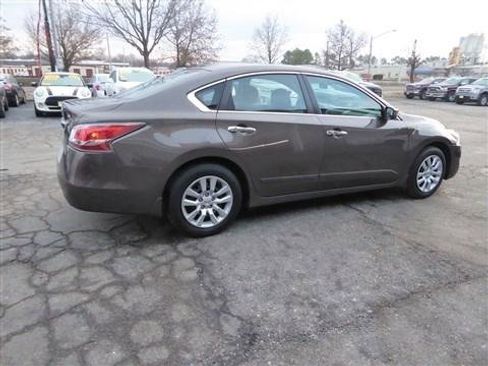 Used 2014 Nissan Altima 2.5 S w/ Display Audio Package image 6