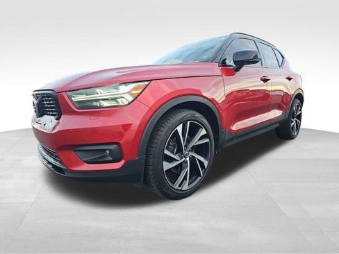 Used 2021 Volvo XC40 T5 R-Design w/ Advanced Package image 13
