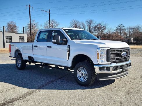 New 2026 Ford F250 XL w/ XL Chrome Package image 2