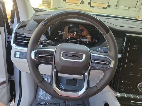 New 2026 GMC Acadia Denali w/ Super Cruise Package image 19