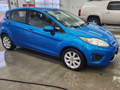 Used 2012 Ford Fiesta SE image 3