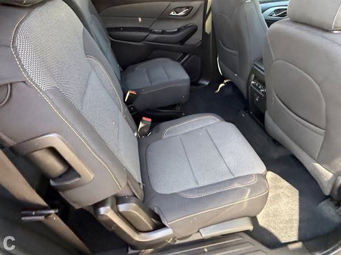 Certified 2021 Chevrolet Traverse LT image 12