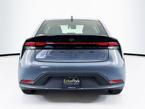 Used 2025 Toyota Prius LE image 7
