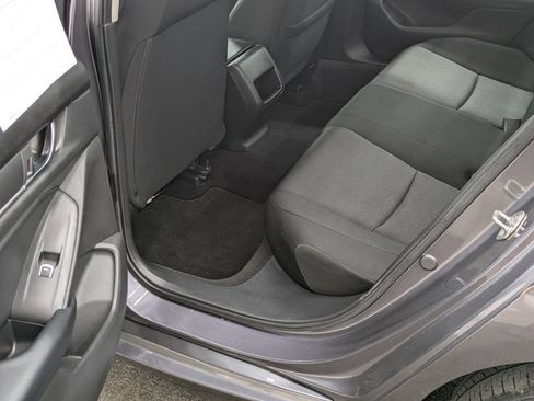 Used 2018 Honda Accord LX image 25