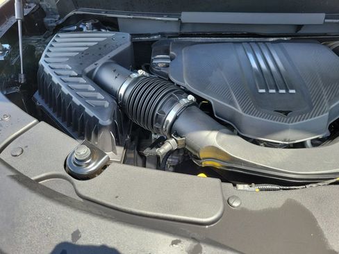 Used 2025 Chevrolet Traverse LT FWD image 39