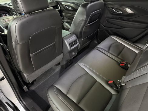 Used 2022 GMC Terrain SLT image 32