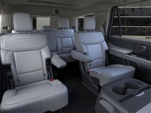 New 2025 Ford Expedition Platinum w/ Platinum Ultimate Package image 11