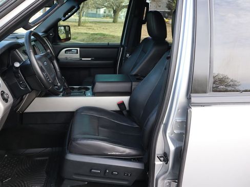 Used 2015 Ford Expedition EL XLT w/ Equipment Group 202A image 19