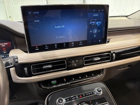 Used 2022 Lincoln Nautilus Reserve image 18