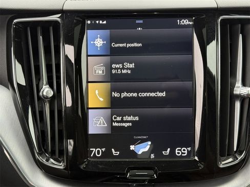 Used 2020 Volvo XC60 T6 Momentum image 22