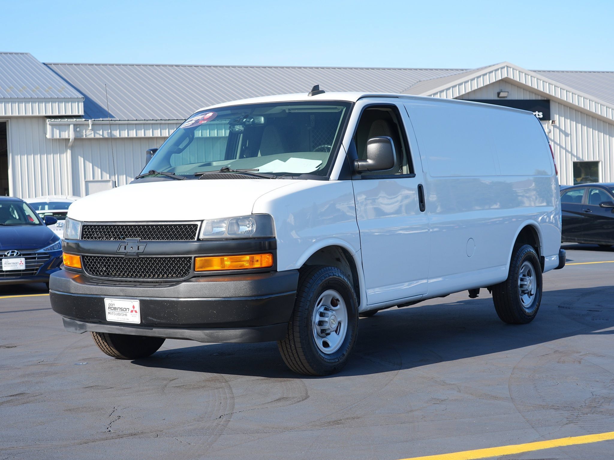 Used 2020 Chevrolet Express 3500 w/ Driver Convenience Package RWD image 8