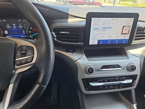 Certified 2022 Ford Explorer XLT w/ Equipment Group 202A image 16