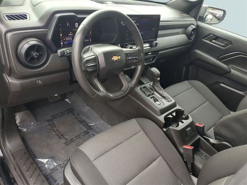 Used 2023 Chevrolet Colorado W/T image 13