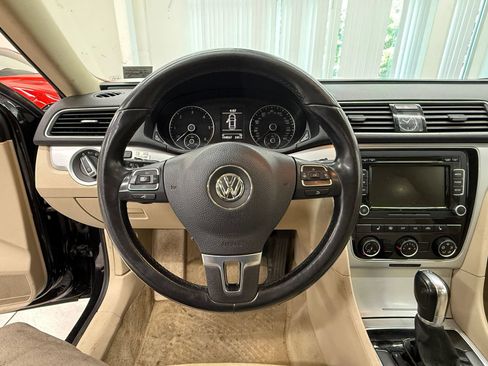 Used 2013 Volkswagen Passat TDI SE FWD image 30