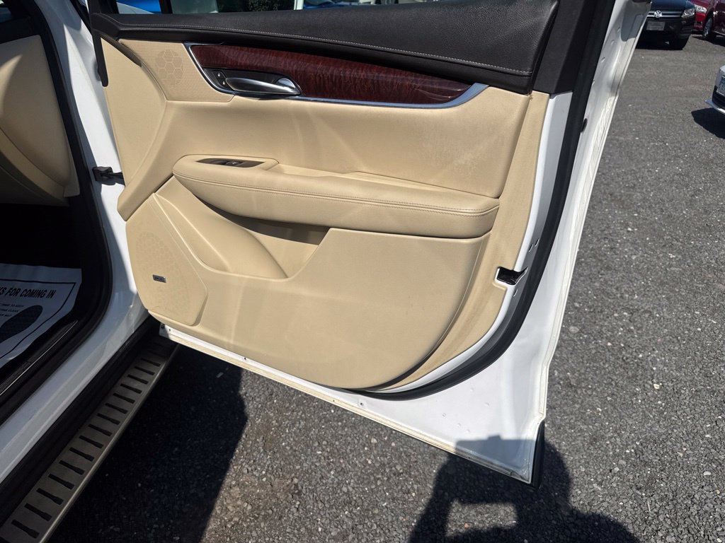 Used 2017 Cadillac XT5 Luxury AWD/4WD image 33