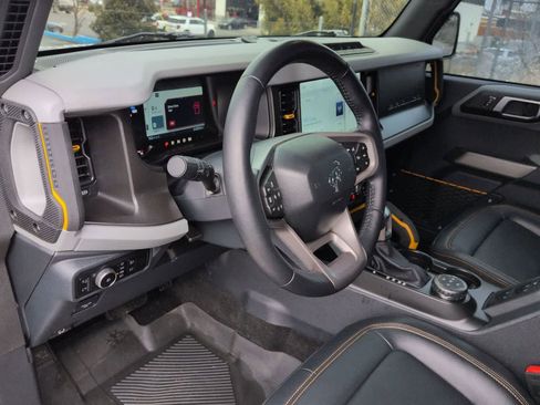 Used 2023 Ford Bronco Badlands image 10