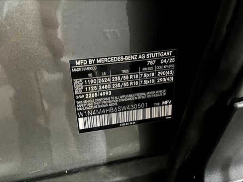 New 2025 Mercedes-Benz GLB 250 4MATIC image 13