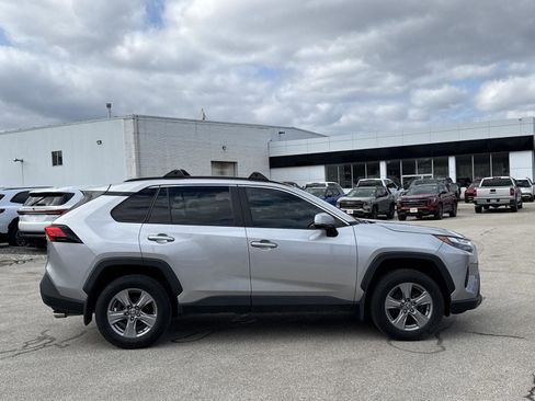 Used 2022 Toyota RAV4 XLE w/ Convenience Package AWD/4WD image 7