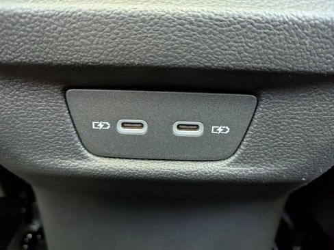 New 2026 Volkswagen Tiguan SE FWD image 16