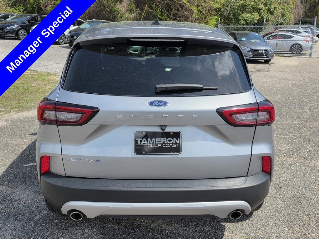 Used 2024 Ford Escape Active w/ Cold Weather Package FWD image 3
