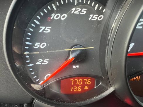 Used 2000 Porsche Boxster RWD image 16